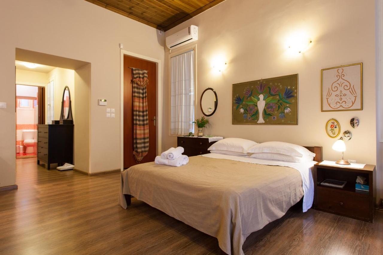 Psyri Neoclassical House With Yard أثينا المظهر الخارجي الصورة
