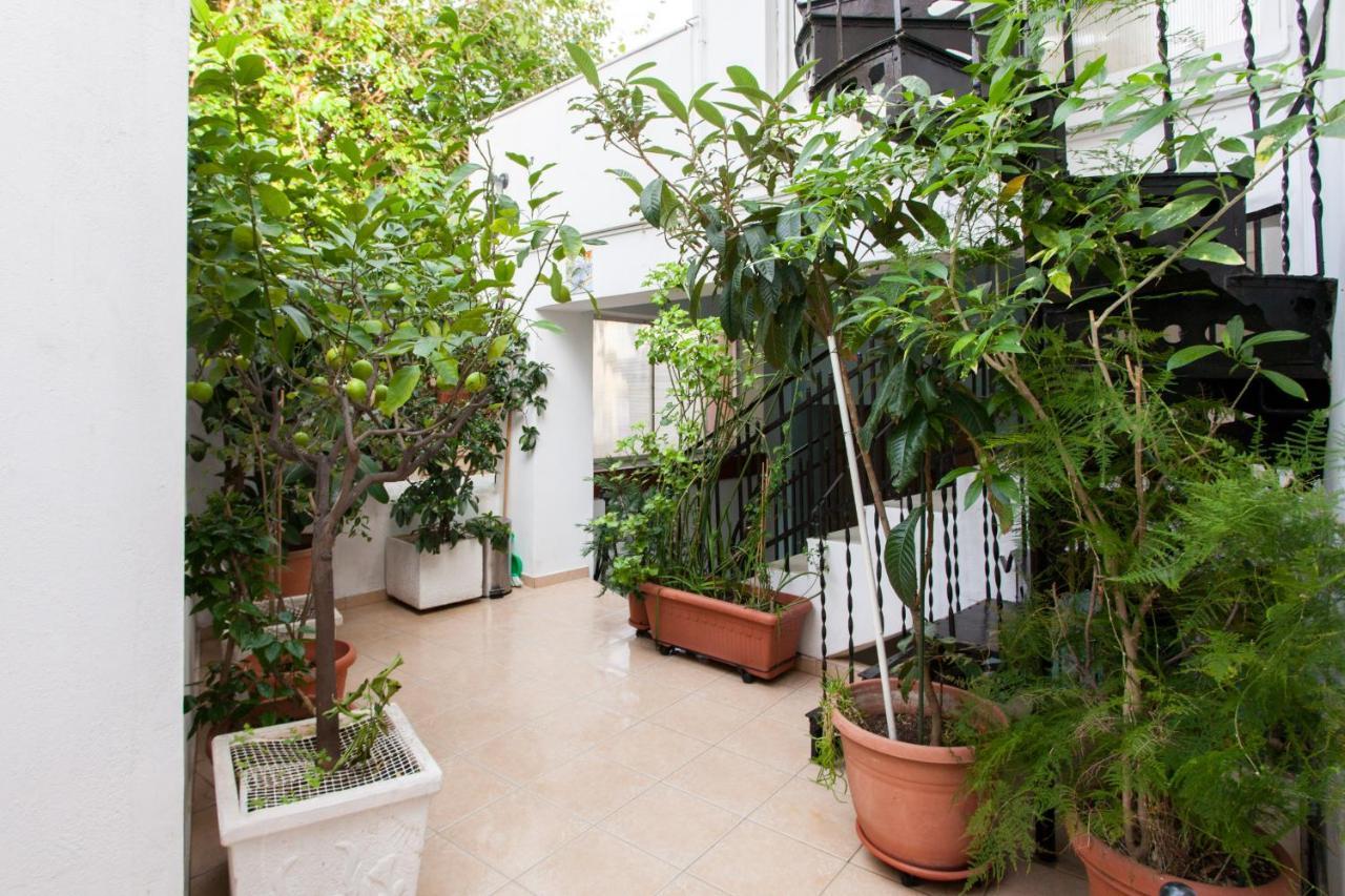 Psyri Neoclassical House With Yard أثينا المظهر الخارجي الصورة